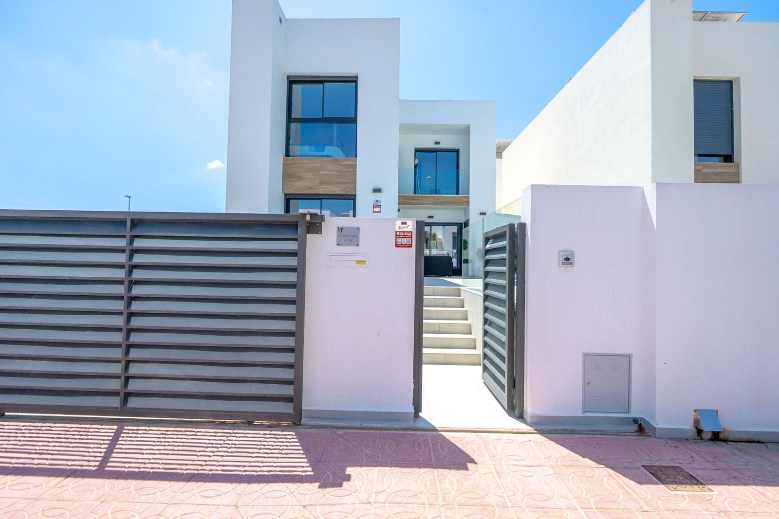 4-32 5 Bedroom 4 Bathroom Villa in Rojales - Caza De Casa