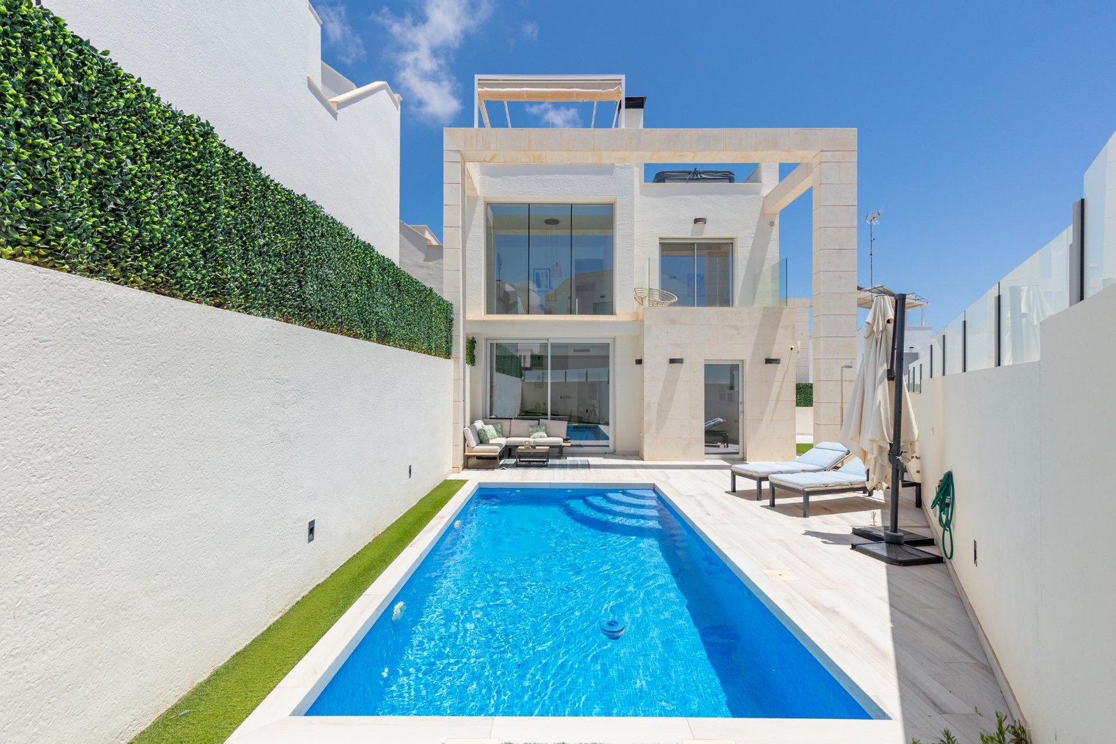 3 Bedroom 3 Bathroom Villa in Orihuela Costa - Caza De Casa