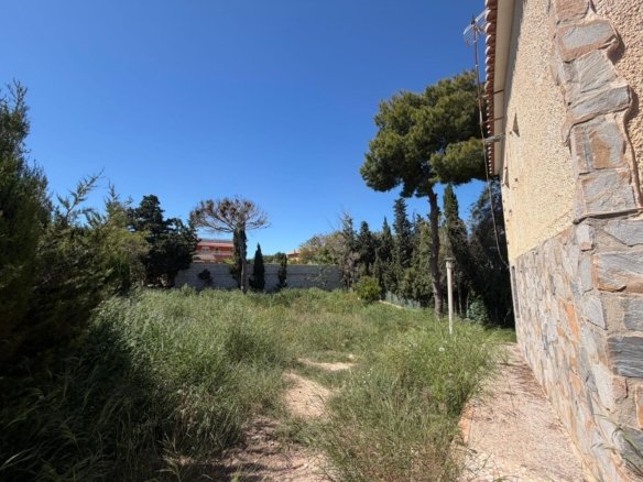 4 Bedroom 2 Bathroom Villa in Torrevieja - Caza De Casa