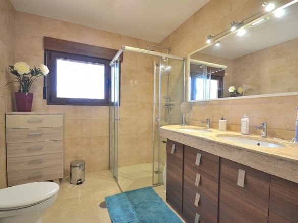 5 Bedroom 5 Bathroom Villa in Albacete - Caza De Casa