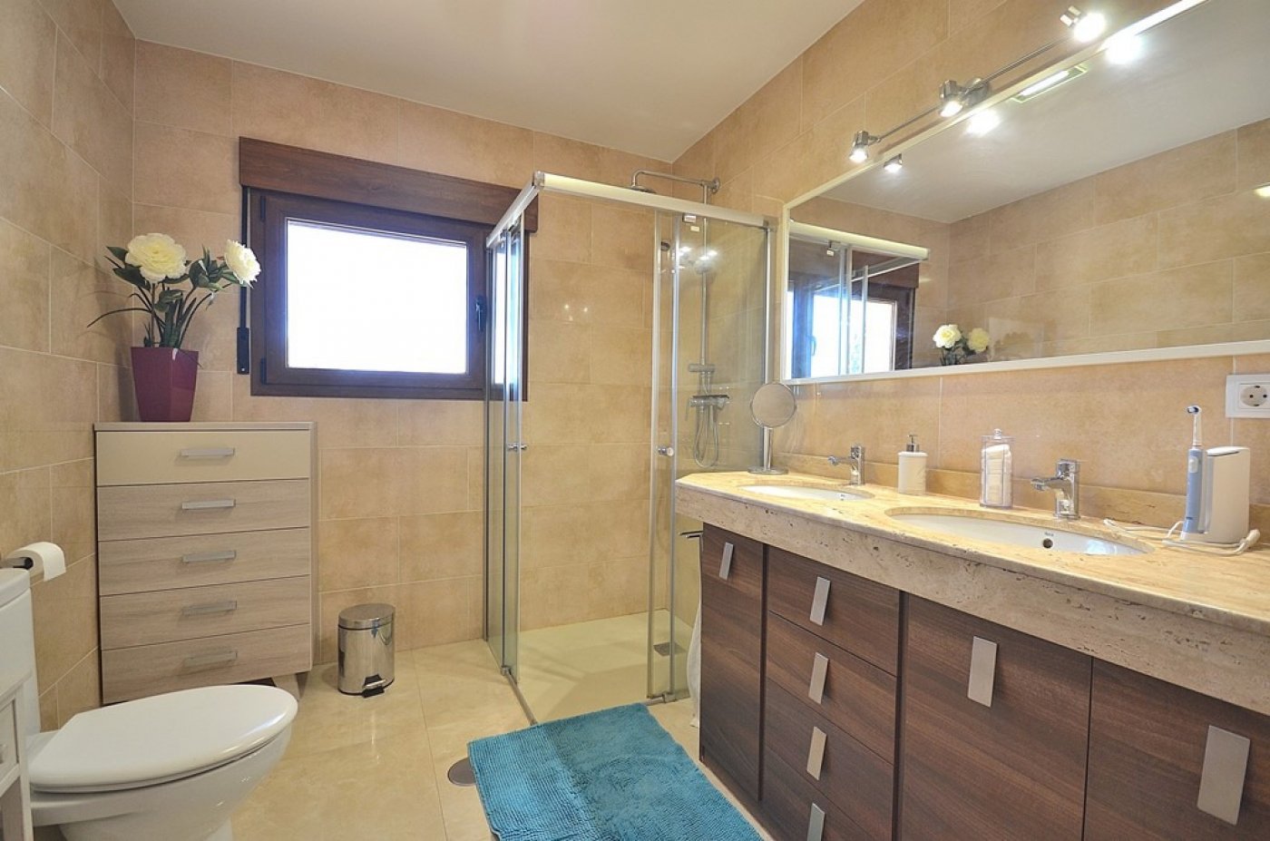 5 Bedroom 5 Bathroom Villa in Albacete - Caza De Casa