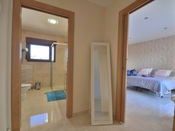 5 Bedroom 5 Bathroom Villa in Albacete - Caza De Casa
