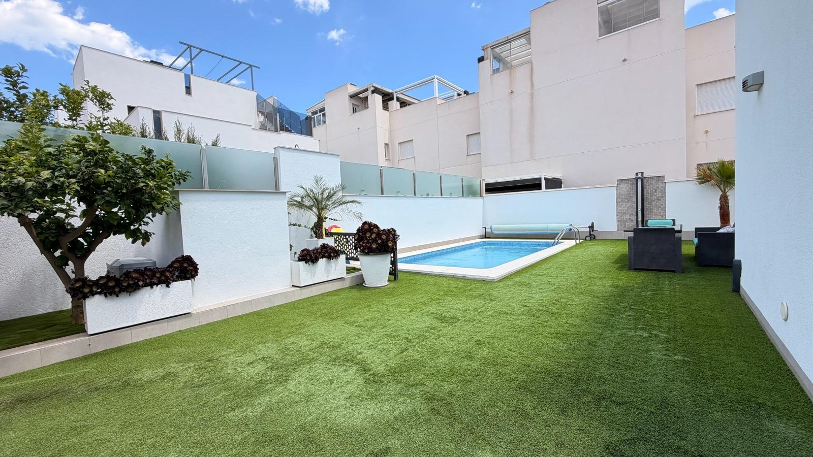 5 Bedroom 3 Bathroom Villa in Torrevieja - Caza De Casa