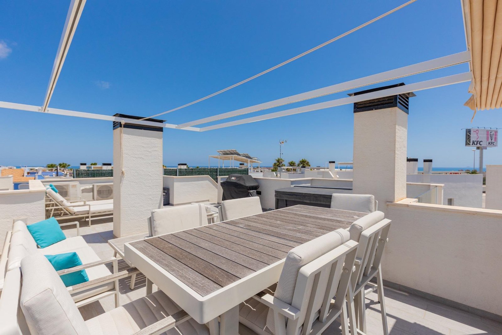 3 Bedroom 3 Bathroom Villa in Orihuela Costa - Caza De Casa
