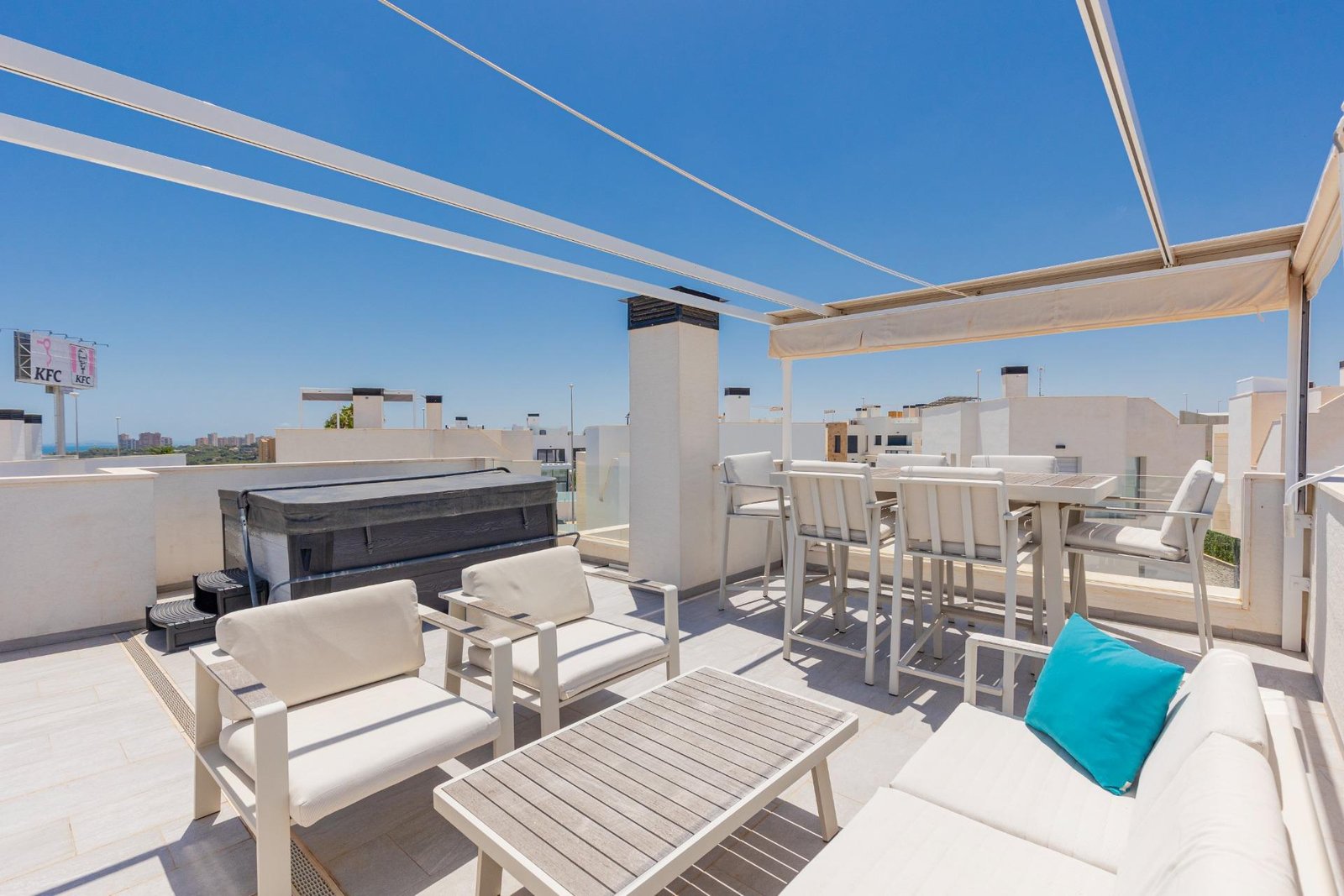 3 Bedroom 3 Bathroom Villa in Orihuela Costa - Caza De Casa