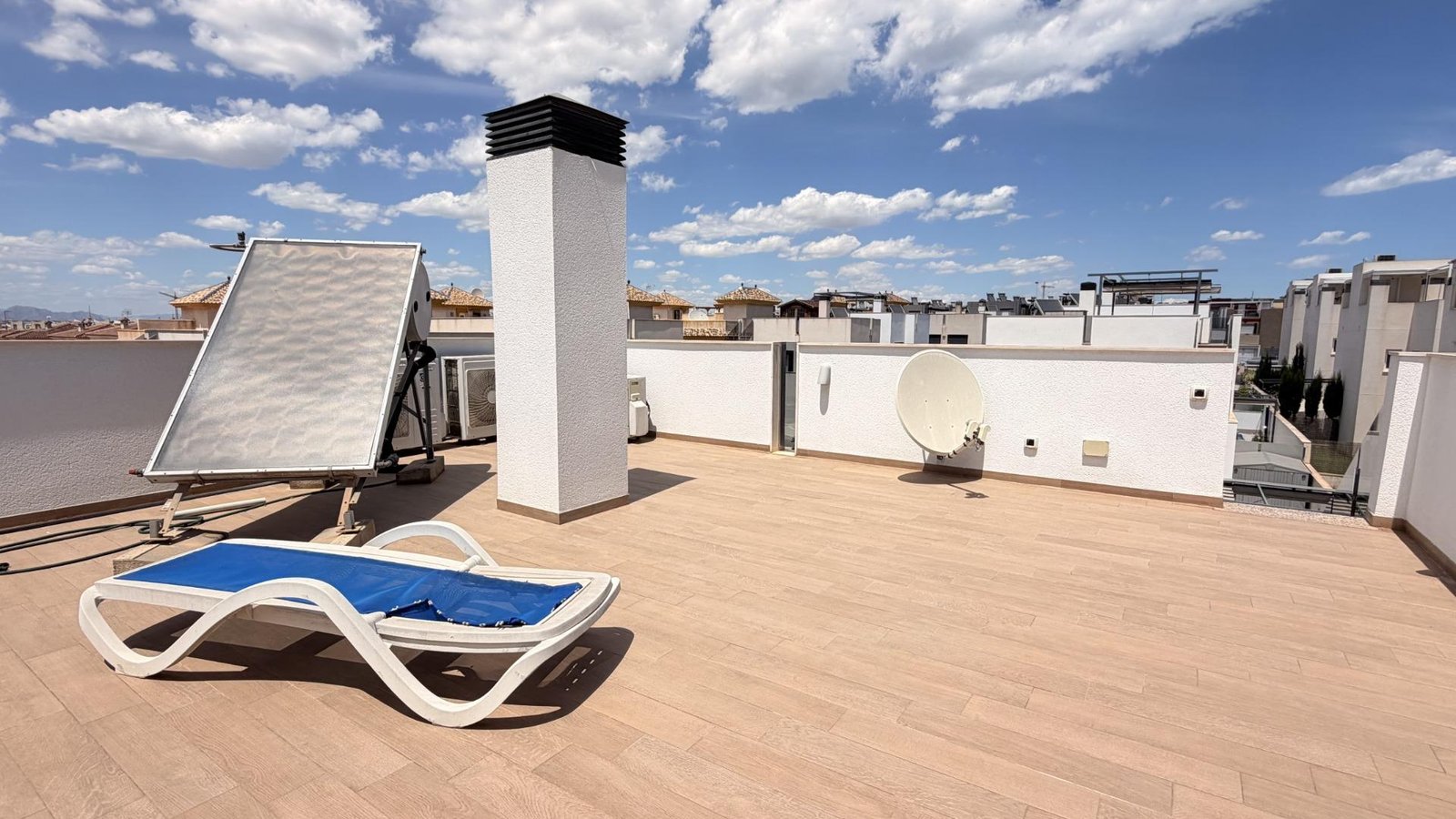 5 Bedroom 3 Bathroom Villa in Torrevieja - Caza De Casa