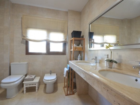 5 Bedroom 5 Bathroom Villa in Albacete - Caza De Casa