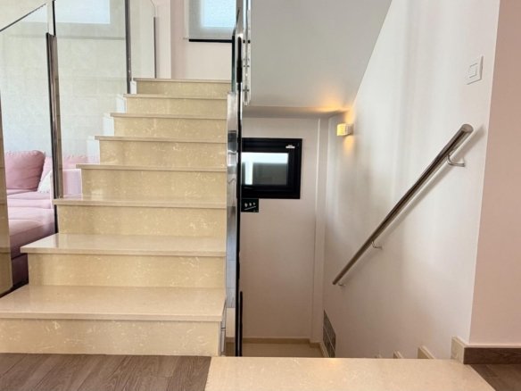 5 Bedroom 3 Bathroom Villa in Torrevieja - Caza De Casa