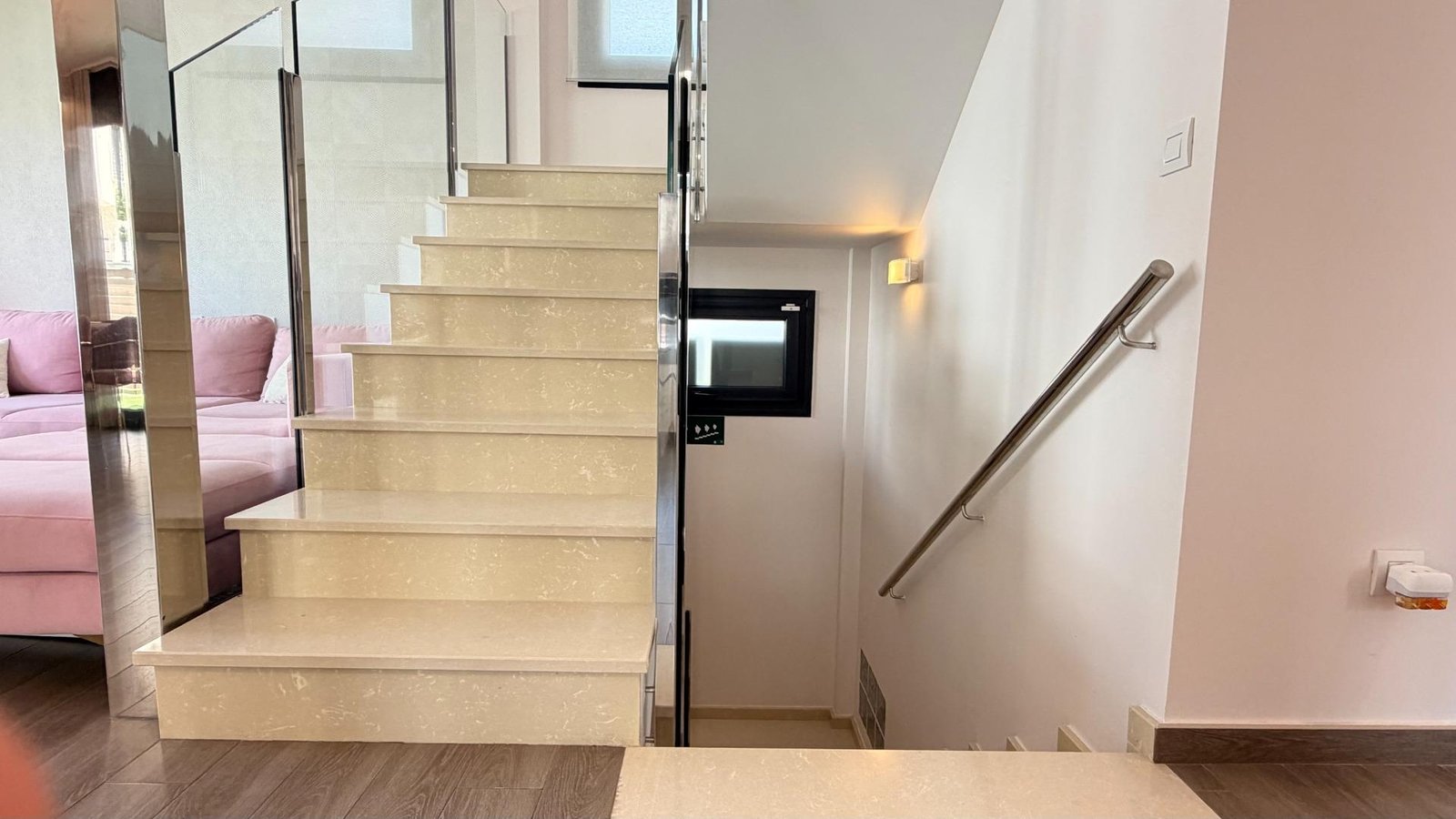 5 Bedroom 3 Bathroom Villa in Torrevieja - Caza De Casa