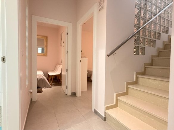 5 Bedroom 3 Bathroom Villa in Torrevieja - Caza De Casa