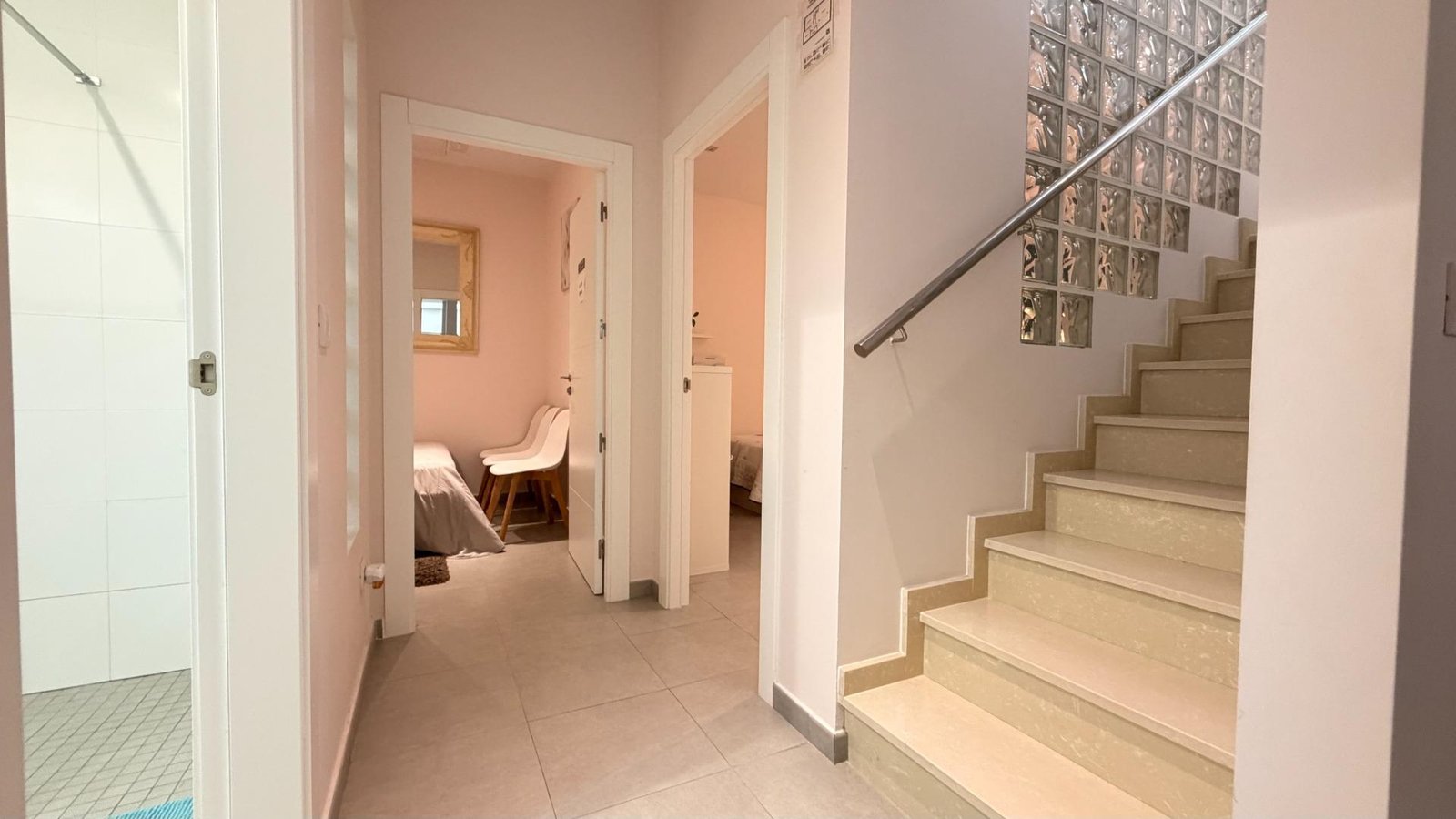 5 Bedroom 3 Bathroom Villa in Torrevieja - Caza De Casa