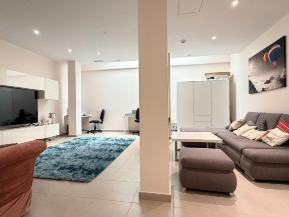 5 Bedroom 3 Bathroom Villa in Torrevieja - Caza De Casa