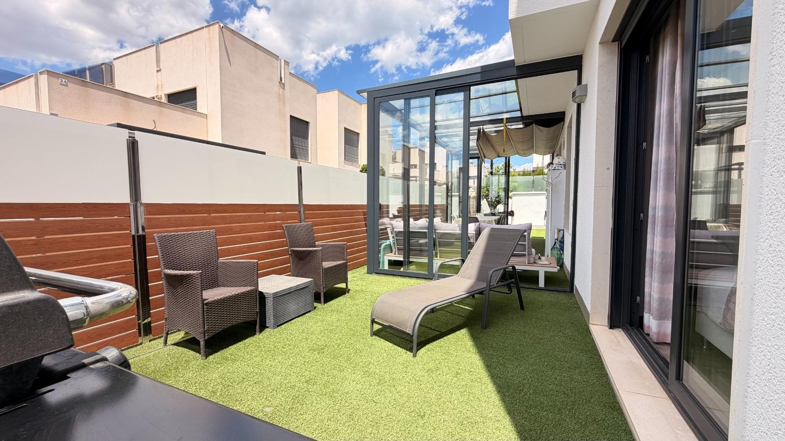 5 Bedroom 3 Bathroom Villa in Torrevieja - Caza De Casa