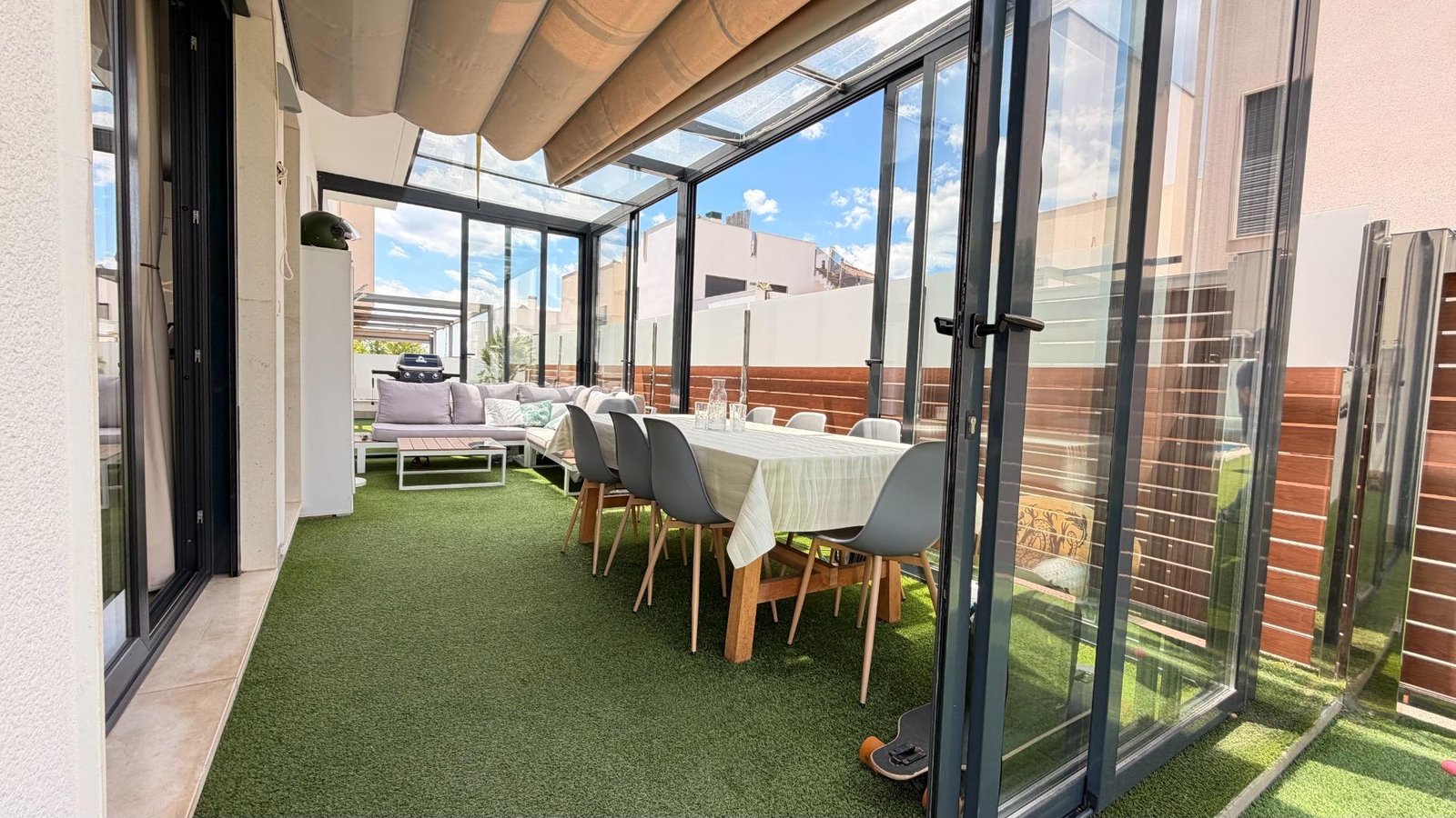 5 Bedroom 3 Bathroom Villa in Torrevieja - Caza De Casa