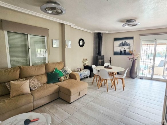 3 Bedroom 3 Bathroom Villa in Orihuela Costa - Caza De Casa