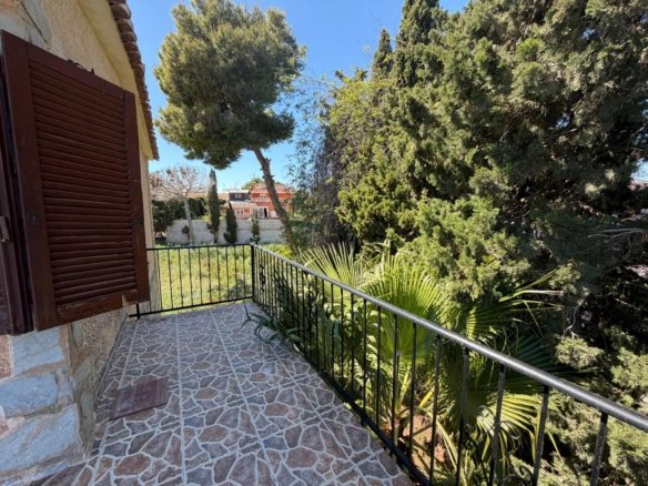 4 Bedroom 2 Bathroom Villa in Torrevieja - Caza De Casa