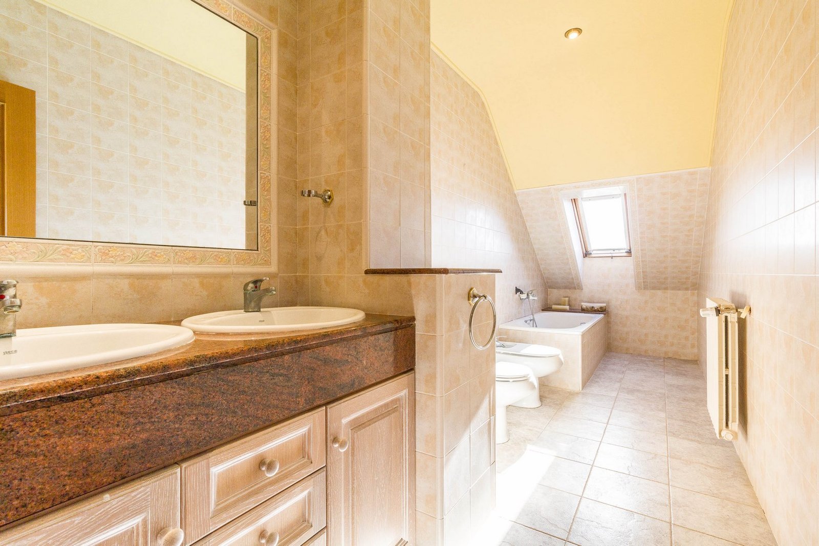 7 Bedroom 3 Bathroom Villa in Yecla - Caza De Casa