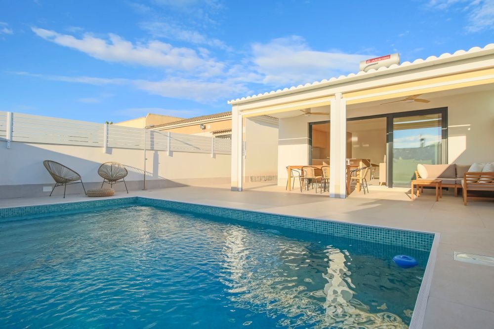 3 Bedroom 2 Bathroom Villa in Torrevieja - Caza De Casa