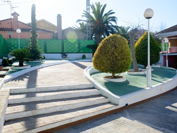 6 Bedroom 3 Bathroom Villa in Caudete - Caza De Casa