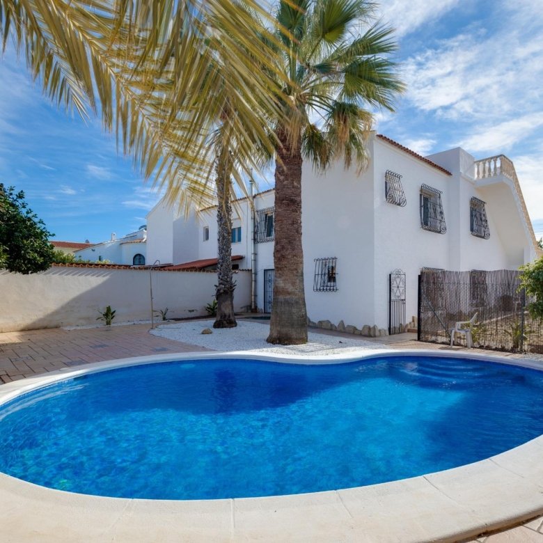 3 Bedroom 3 Bathroom Villa in Torrevieja - Caza De Casa