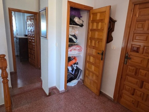 6 Bedroom 3 Bathroom Country House in Yecla - Caza De Casa