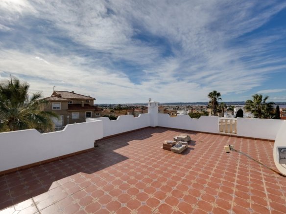 3 Bedroom 3 Bathroom Villa in Torrevieja - Caza De Casa