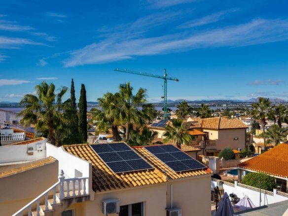 3 Bedroom 3 Bathroom Villa in Torrevieja - Caza De Casa