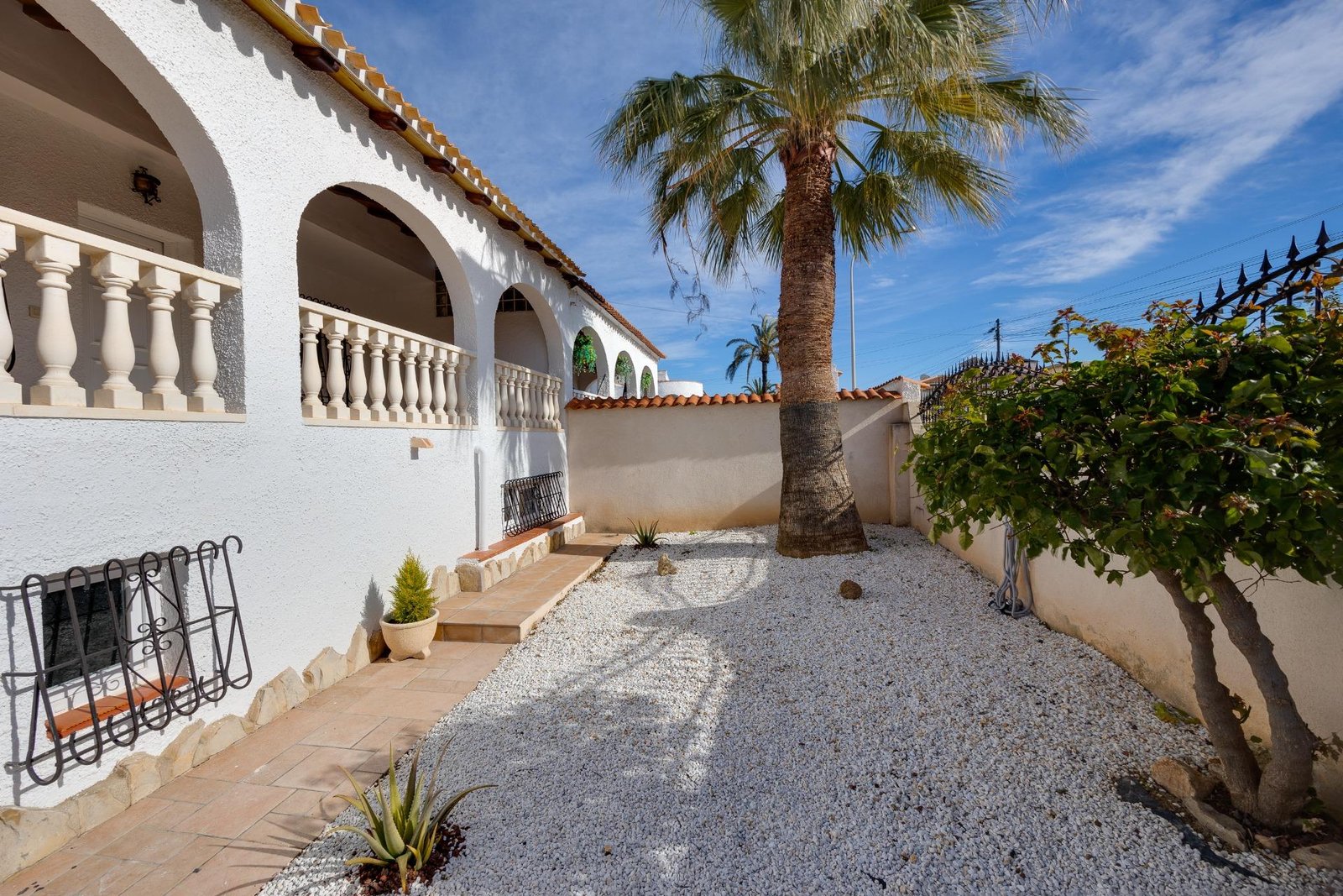 41-39 3 Bedroom 3 Bathroom Villa in Torrevieja - Caza De Casa