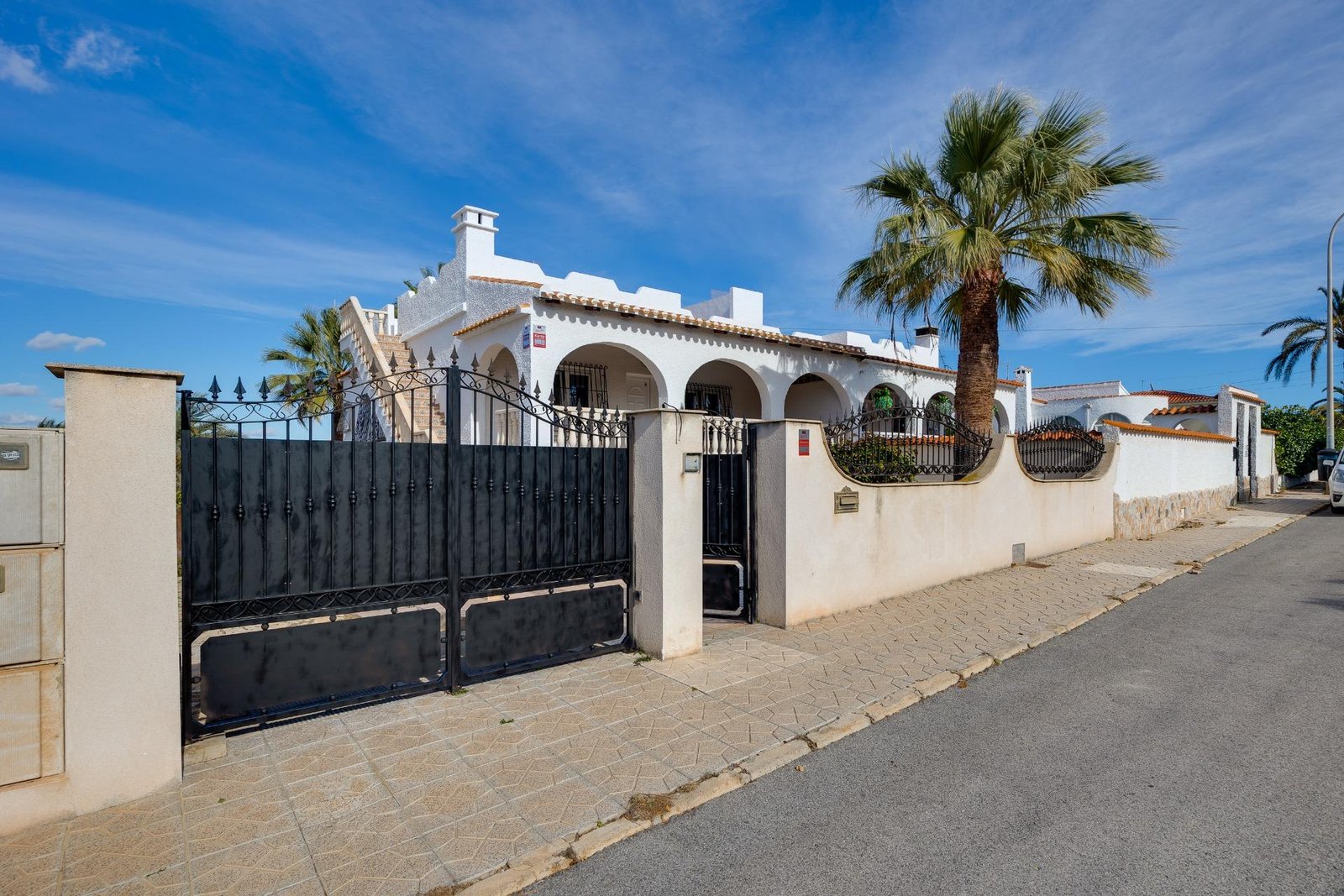41-40 3 Bedroom 3 Bathroom Villa in Torrevieja - Caza De Casa