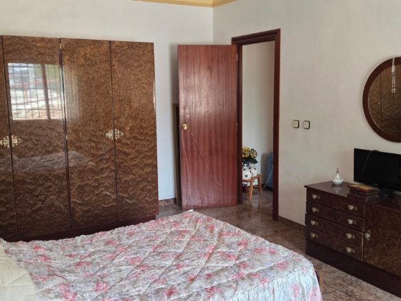 6 Bedroom 2 Bathroom Country House in Pinoso - Caza De Casa