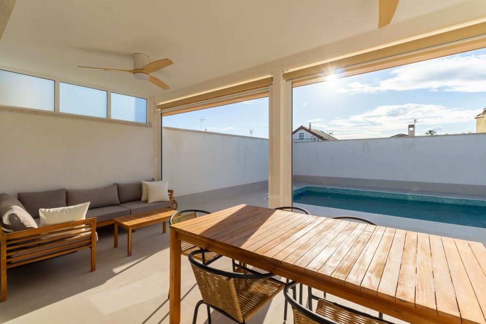 3 Bedroom 2 Bathroom Villa in Torrevieja - Caza De Casa