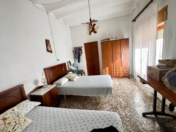 6 Bedroom 1 Bathroom Country House in Monóvar/Monóver - Caza De Casa