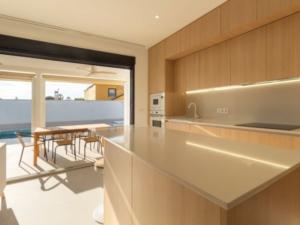 3 Bedroom 2 Bathroom Villa in Torrevieja - Caza De Casa