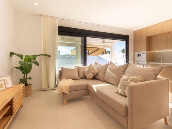 3 Bedroom 2 Bathroom Villa in Torrevieja - Caza De Casa