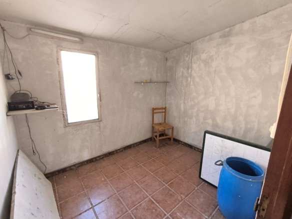4 Bedroom 1 Bathroom Country House in Caudete - Caza De Casa