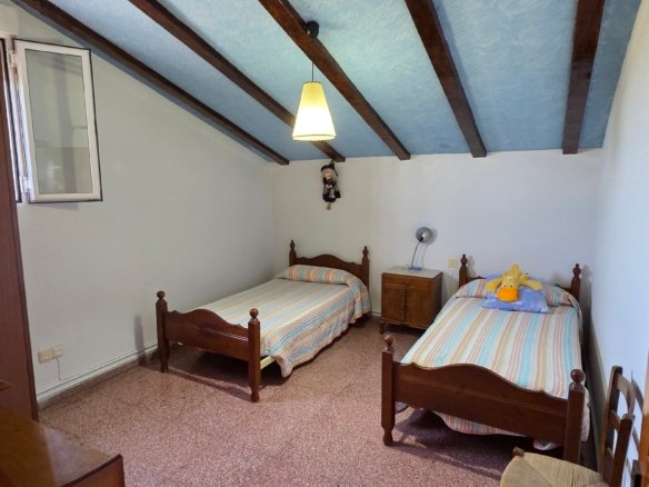 6 Bedroom 3 Bathroom Country House in Yecla - Caza De Casa