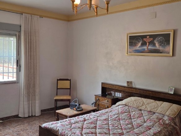 6 Bedroom 2 Bathroom Country House in Pinoso - Caza De Casa