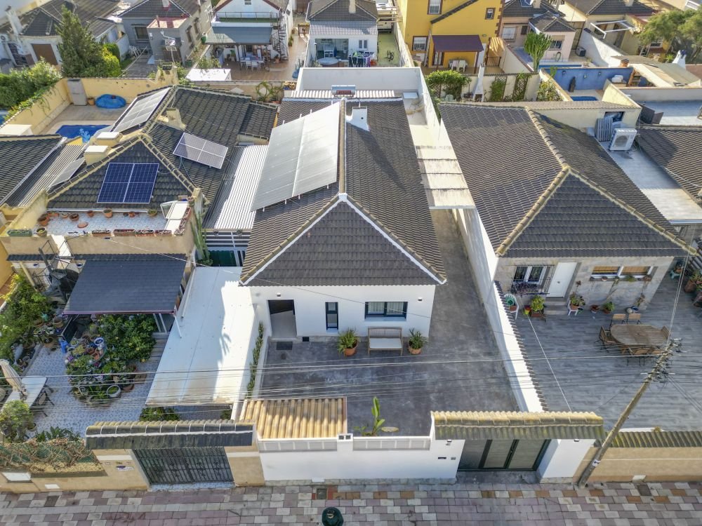 3 Bedroom 2 Bathroom Villa in Torrevieja - Caza De Casa