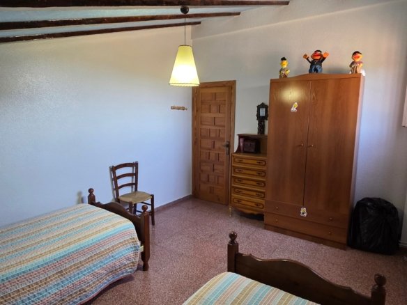 6 Bedroom 3 Bathroom Country House in Yecla - Caza De Casa
