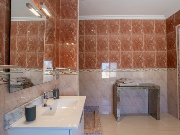 4 Bedroom 3 Bathroom Villa in San Miguel de Salinas - Caza De Casa