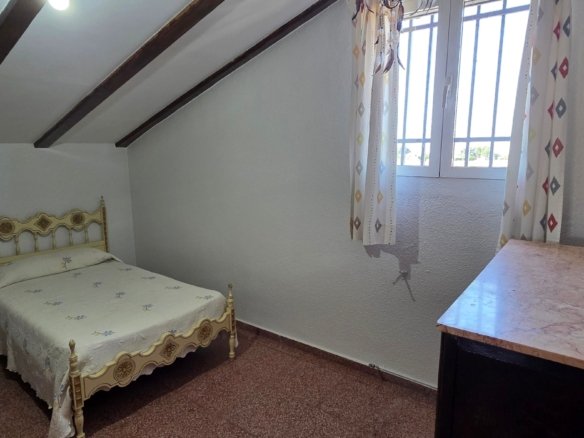 6 Bedroom 3 Bathroom Country House in Yecla - Caza De Casa