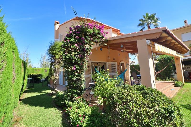 3 Bedroom 2 Bathroom Villa in Oliva - Caza De Casa