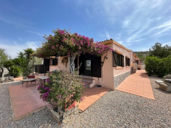 4 Bedroom 1 Bathroom Country House in Cartagena - Caza De Casa