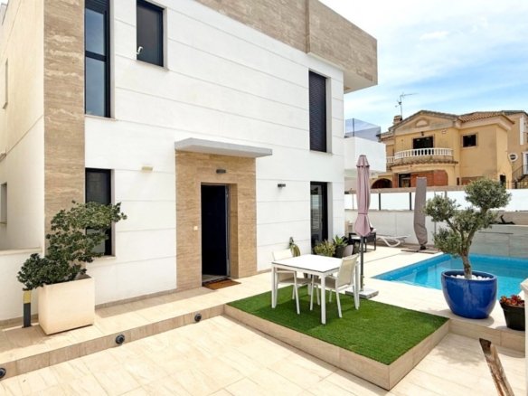 3 Bed 3 Bath Villa in Orihuela Costa - Caza De Casa