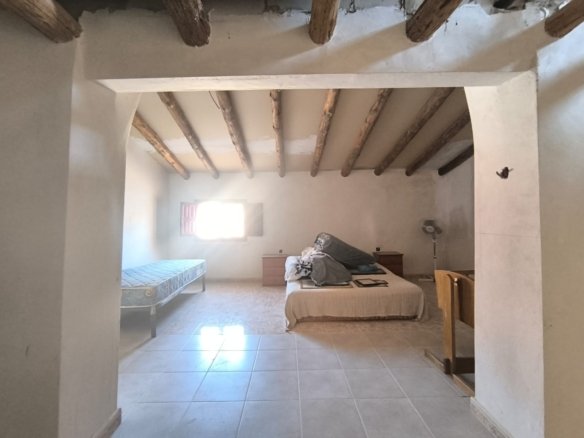 4 Bedroom 2 Bathroom Villa in Chinorlet - Caza De Casa