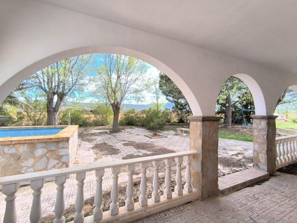 7 Bedroom 2 Bathroom Country House in Yecla - Caza De Casa