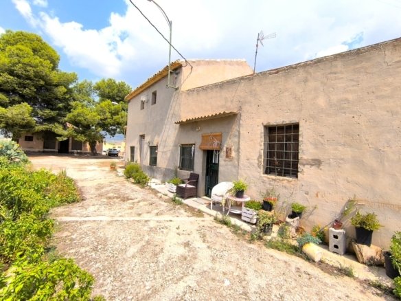 5 Bed 1 Bath Country House in Monóvar/Monóver - Caza De Casa