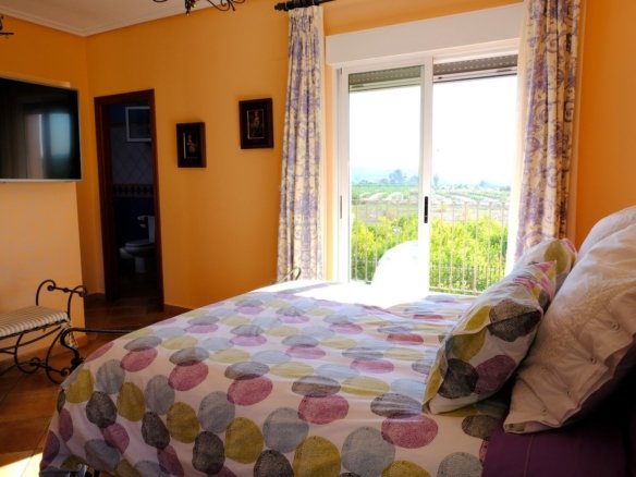 4 Bedroom 2 Bathroom Country House in Orihuela - Caza De Casa