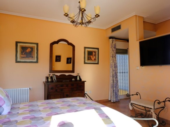 4 Bedroom 2 Bathroom Country House in Orihuela - Caza De Casa