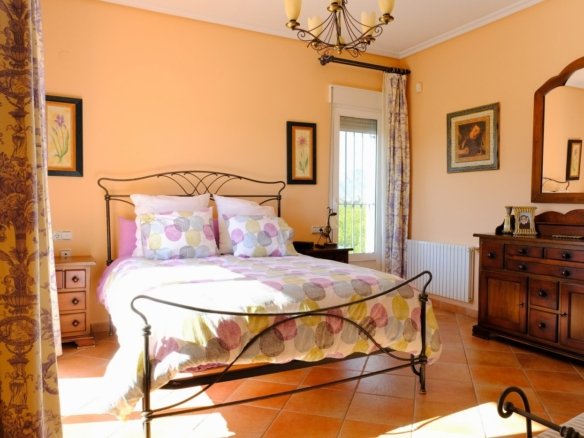 4 Bedroom 2 Bathroom Country House in Orihuela - Caza De Casa